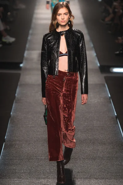 Look 34